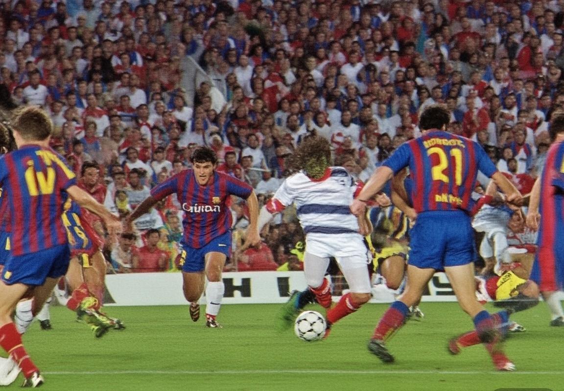 巴塞罗那vs埃瓦尔：技术流对决与梅西闪耀瞬间(图1)